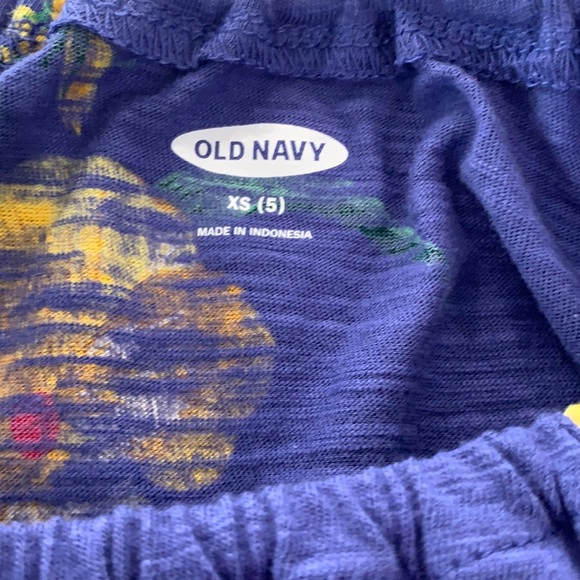 New Old Navy short flutter sleeve shirt. New - Picture 2 of 2